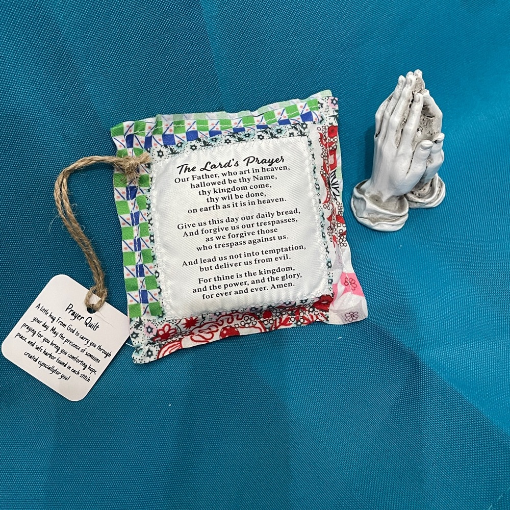 Multicolor Prayer Quilt, Inspirational Message
Wooden cross inside
Random colors